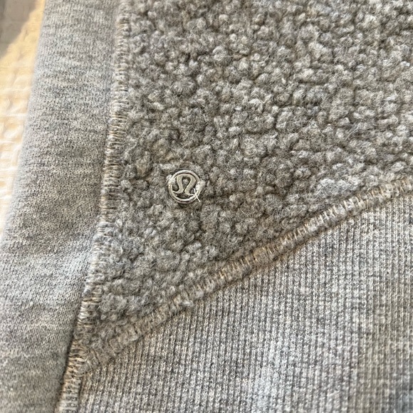 Lululemon Sherpa Bomber Sweatshirt Jacket, Gray - Size 8 - Picture 4 of 5